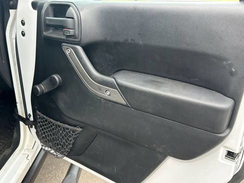 Used 2014 Jeep Wrangler Sport AWD/4WD image 15