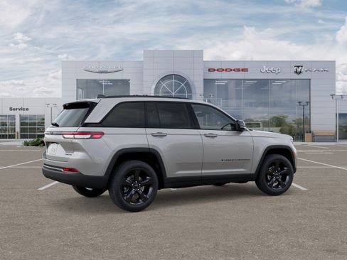 New 2025 Jeep Grand Cherokee Limited w/ Black Appearance Package AWD/4WD image 4