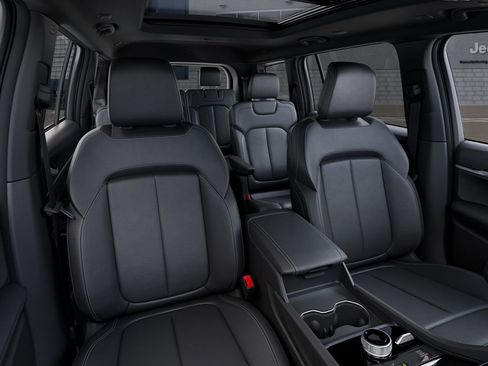 New 2026 Jeep Grand Cherokee L Limited w/ Limited Altitude Package AWD/4WD image 16