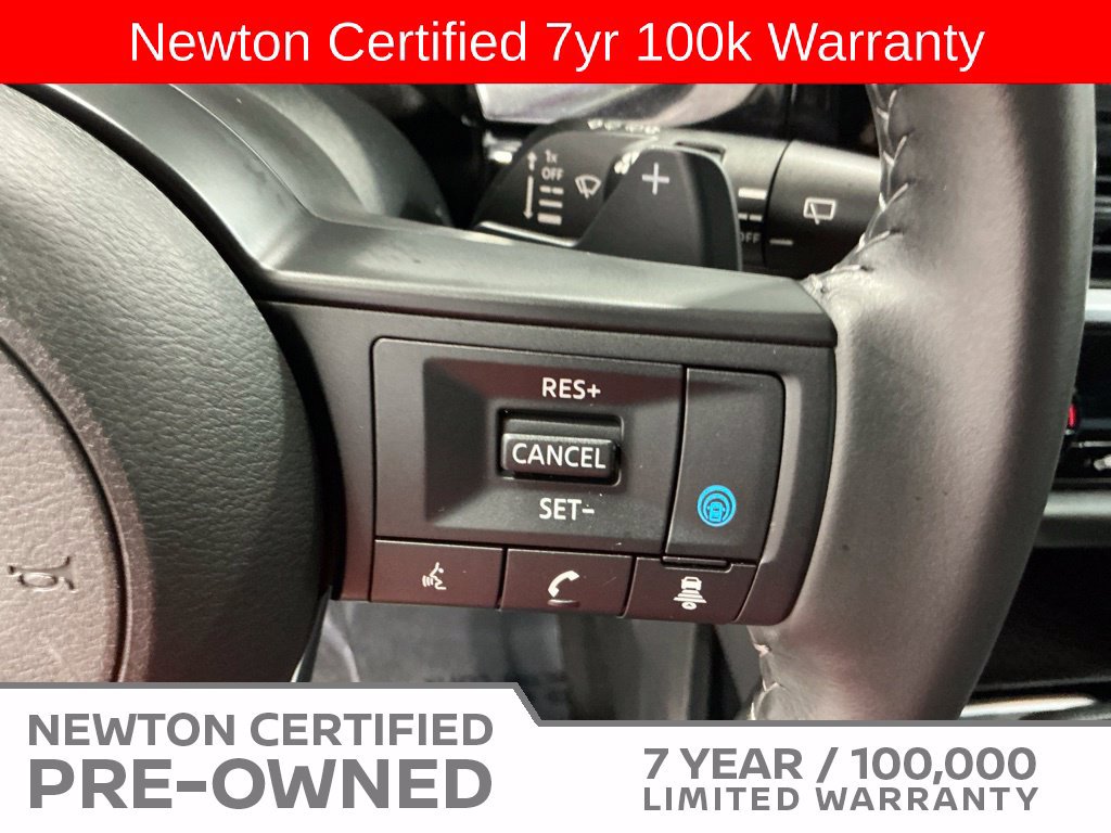 Used 2025 Nissan Pathfinder SV FWD image 31