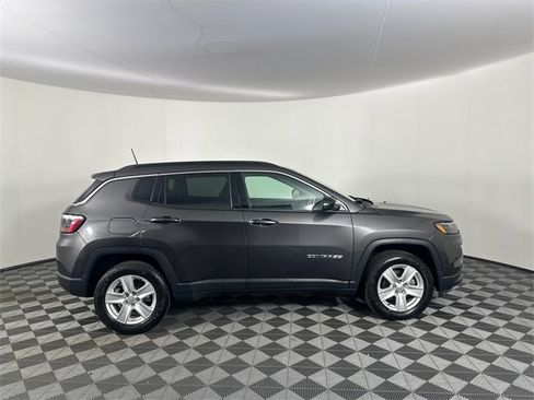Certified 2022 Jeep Compass Latitude image 10