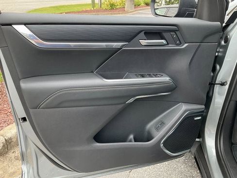 New 2025 GMC Acadia Elevation image 4