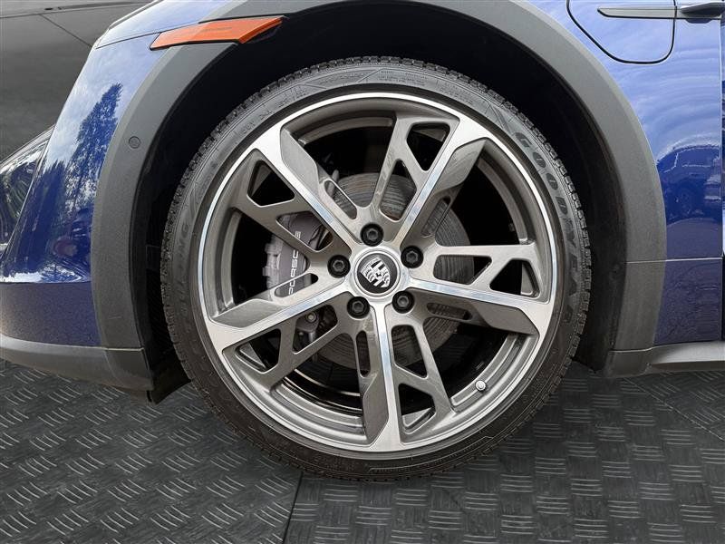 Used 2022 Porsche Taycan 4 Cross Turismo w/ Premium Package AWD/4WD image 9