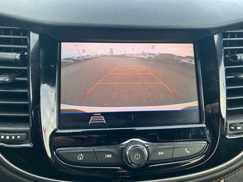 Used 2022 Chevrolet Trax LT w/ Driver Confidence Package image 19