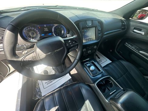 Used 2016 Chrysler 300 S image 32