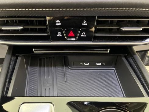 Used 2025 Volkswagen Atlas SE FWD image 28