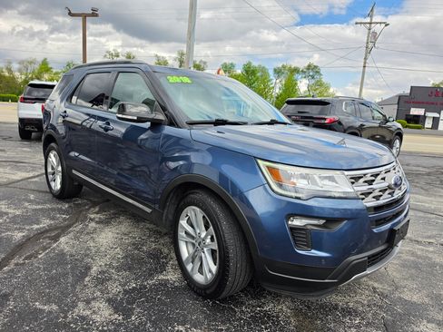 Used 2018 Ford Explorer XLT w/ Equipment Group 202A AWD/4WD image 3