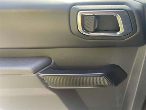 New 2025 Ford Bronco Badlands image 24