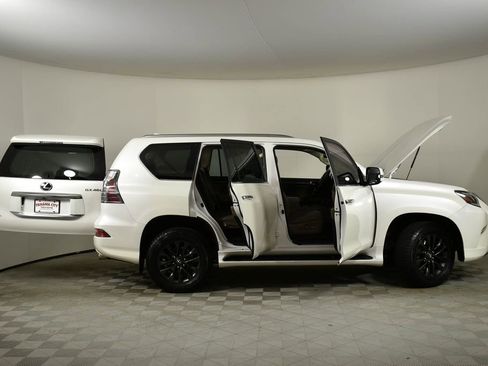 Used 2022 Lexus GX 460 Premium w/ Premium Plus Package image 7