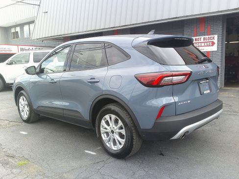 Used 2025 Ford Escape Active AWD/4WD image 6