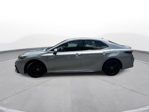 Used 2024 Toyota Camry XSE FWD image 9