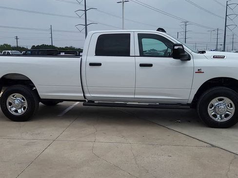 New 2026 RAM 2500 Tradesman AWD/4WD image 9