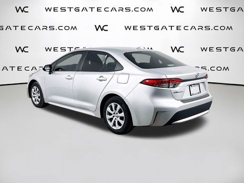 Used 2022 Toyota Corolla LE image 5