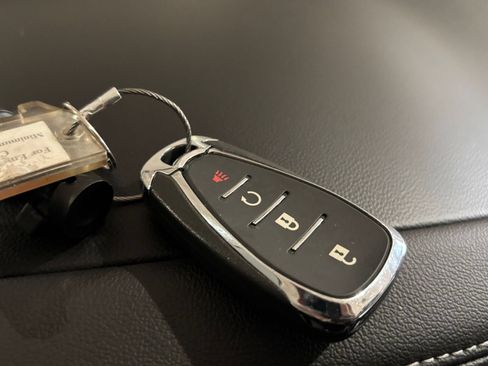 Used 2025 Chevrolet Blazer LT FWD image 25