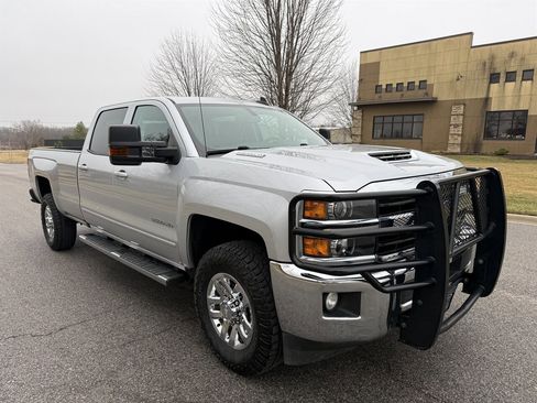 Used 2018 Chevrolet Silverado 2500 LT w/ LT Convenience Package image 4