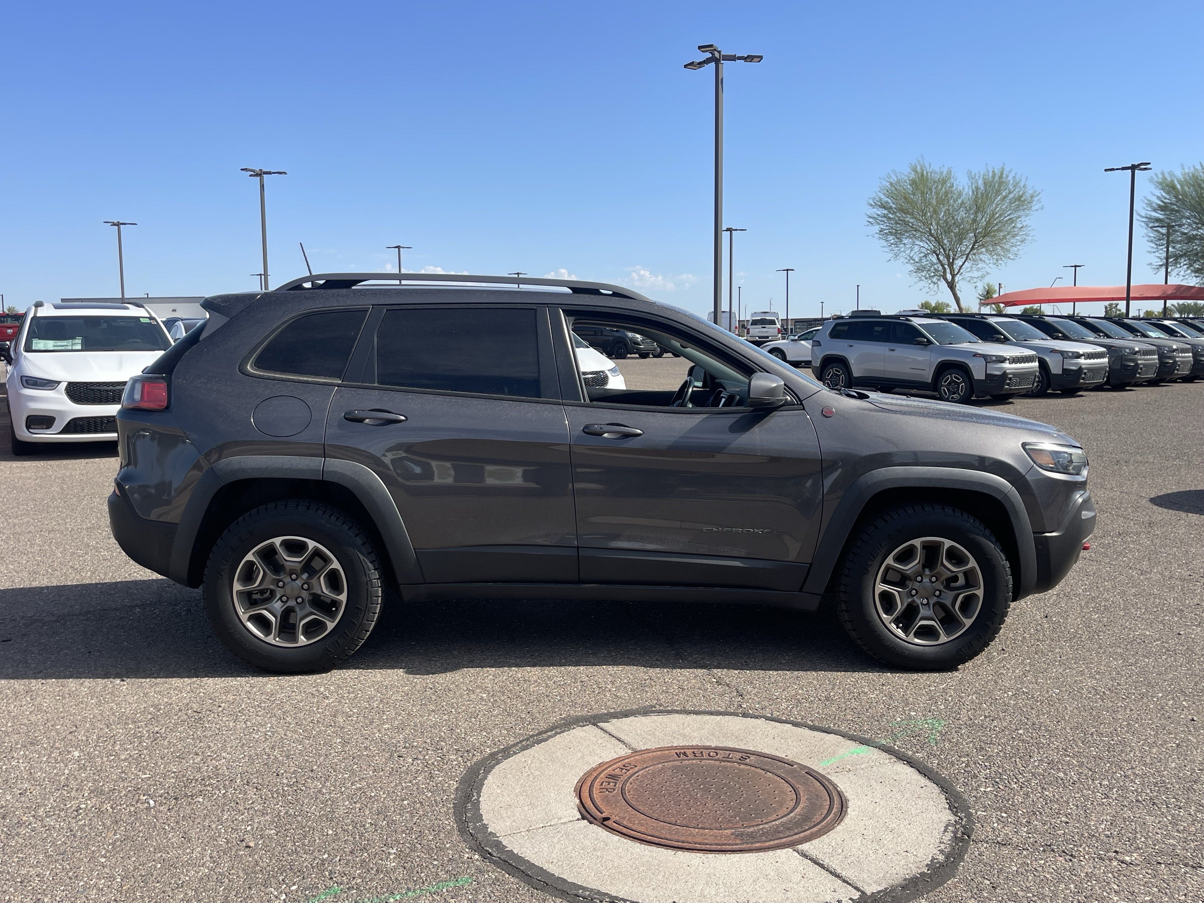 Used 2021 Jeep Cherokee Trailhawk w/ Sun, Sound & Nav Group AWD/4WD image 6