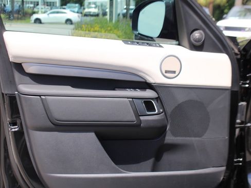 Certified 2024 Land Rover Discovery Dynamic SE image 10