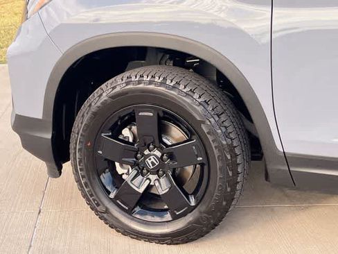 Used 2026 Honda Ridgeline Black Edition image 9