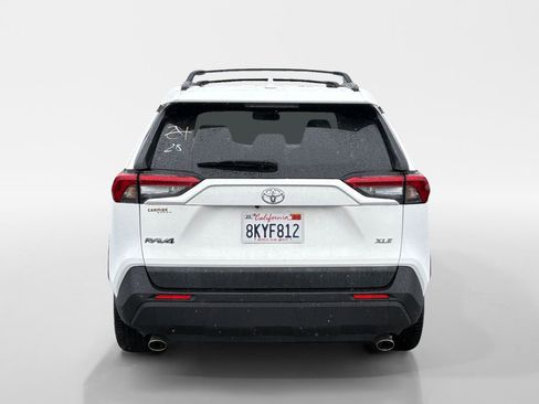 Used 2019 Toyota RAV4 XLE w/ Carpet Mat Package FWD image 4