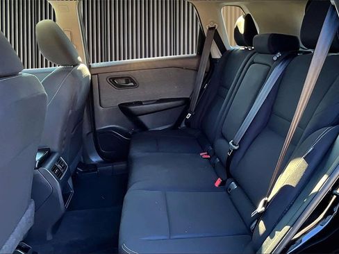 Used 2023 Nissan Rogue S image 25