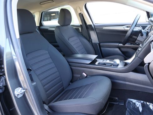 Used 2020 Ford Fusion SE image 20