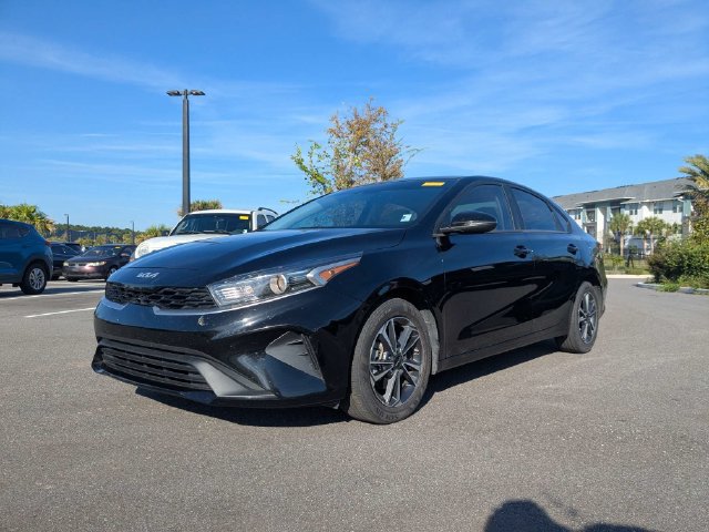 Used 2023 Kia Forte LXS w/ LXS Technology Package FWD image 7