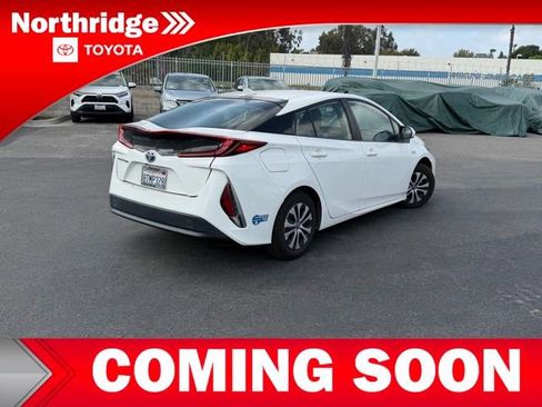 Used 2021 Toyota Prius Prime LE image 4