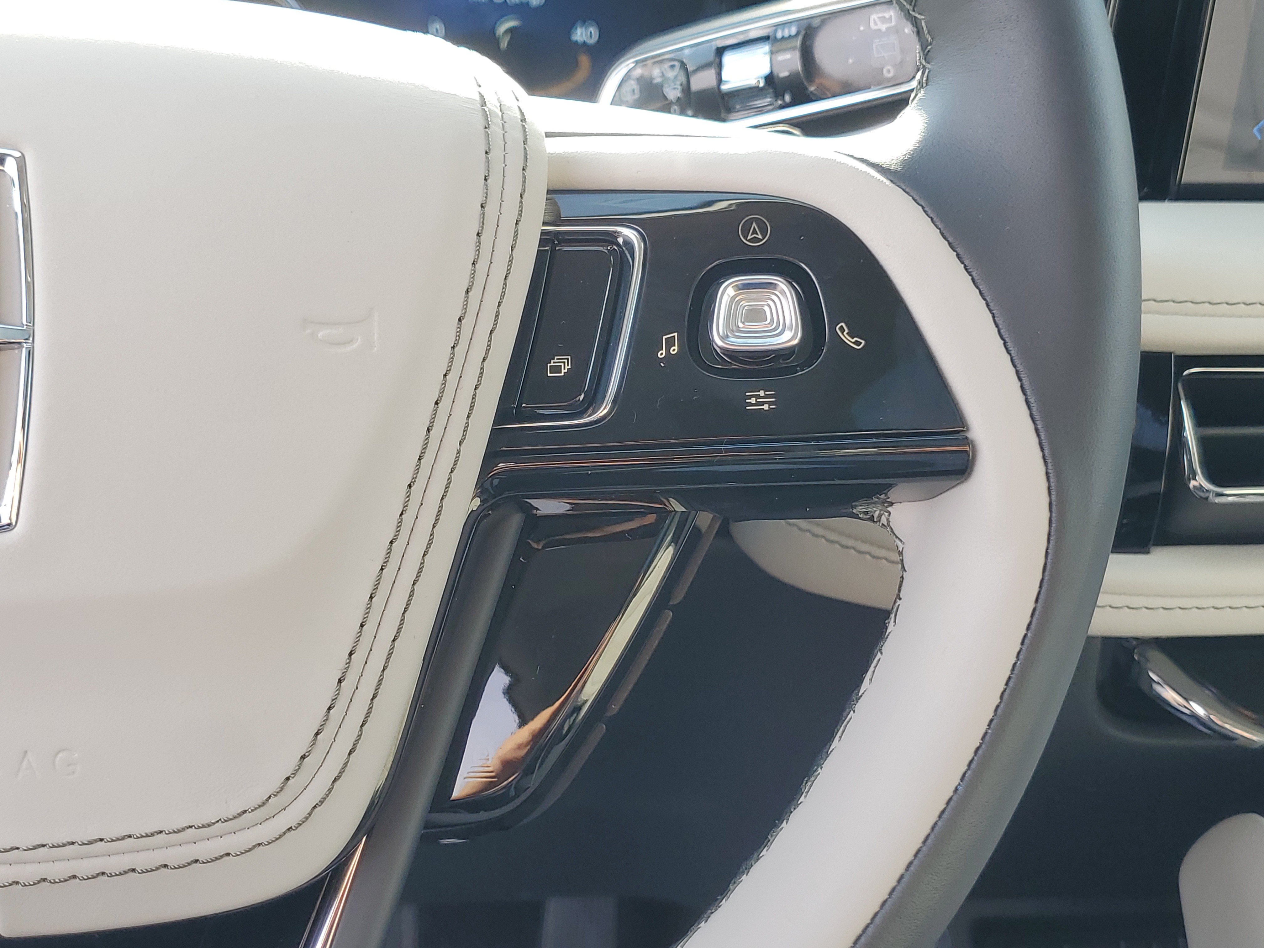 New 2027 Lincoln Aviator Reserve AWD/4WD image 17