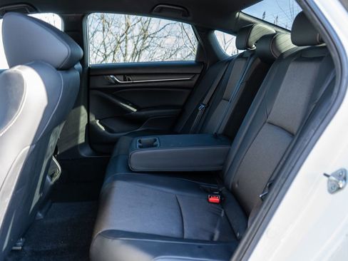 Used 2018 Honda Accord Sport image 10