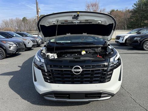 New 2026 Nissan Pathfinder Platinum image 9