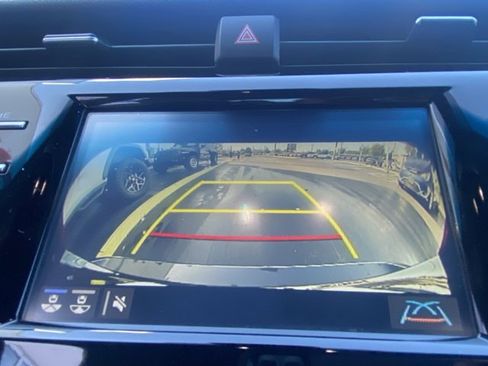 Used 2018 Toyota Camry SE image 20