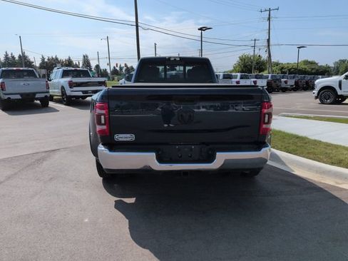 Used 2022 RAM 3500 Limited w/ Max Tow Package AWD/4WD image 4