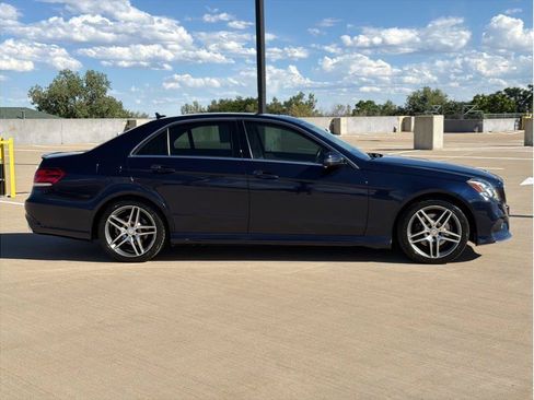 Used 2014 Mercedes-Benz E 350 4MATIC Sedan image 9