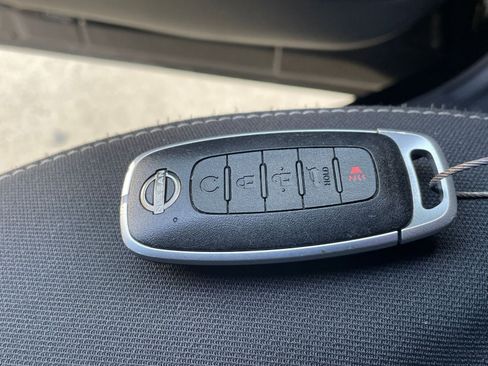 Used 2025 Nissan Rogue SV image 28