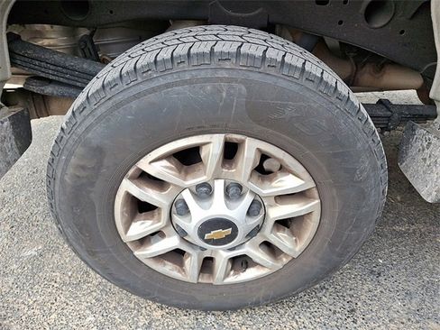 Used 2024 Chevrolet Silverado 2500 LT image 6