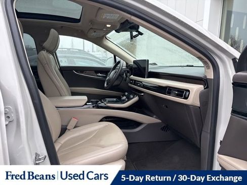 Used 2023 Lincoln Nautilus Reserve w/ Luxury Package image 18