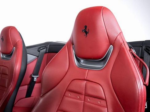 Certified 2020 Ferrari Portofino image 22