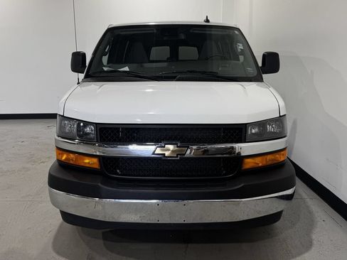 Used 2025 Chevrolet Express 3500 LT w/ LT Preferred Equipment Group RWD image 8