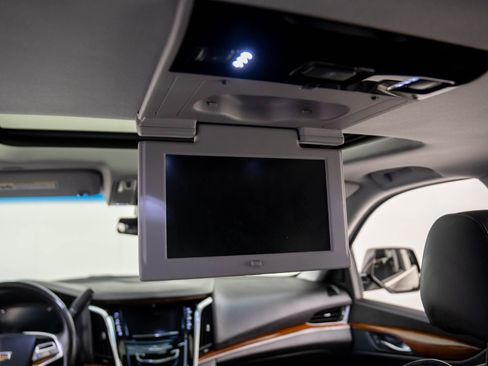Used 2019 Cadillac Escalade Luxury image 22