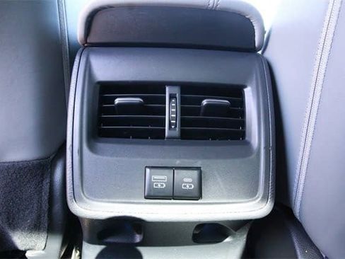 Used 2022 Toyota Avalon XLE image 23