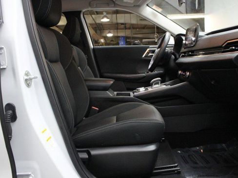 Used 2022 Mitsubishi Outlander ES image 23