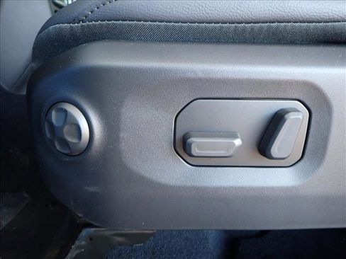 New 2025 Jeep Gladiator Sport image 10