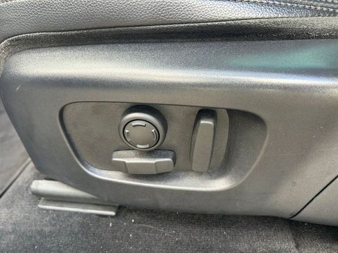 Used 2020 Land Rover Range Rover Evoque SE image 16