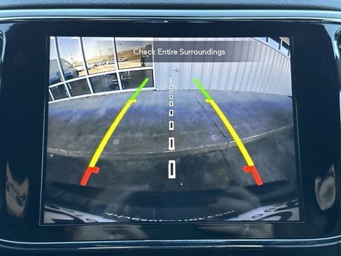 Used 2022 Jeep Grand Cherokee Laredo X image 9