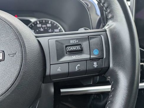 Used 2024 Nissan Pathfinder SV FWD image 25