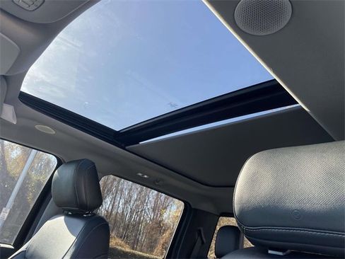 Used 2022 Ford F150 Lariat w/ Equipment Group 502A High image 8