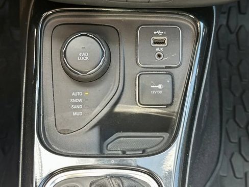 Used 2019 Jeep Compass Latitude AWD/4WD image 29