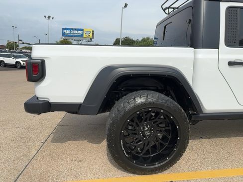 Used 2022 Jeep Gladiator Mojave w/ Trailer Tow Package image 7