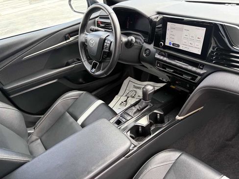 Used 2025 Toyota Camry SE image 20