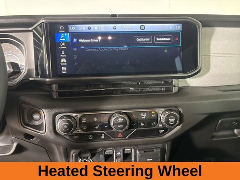 Used 2025 Jeep Wrangler Willys image 13